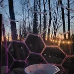 럭셔리텐트 Dome Design By Out & *
